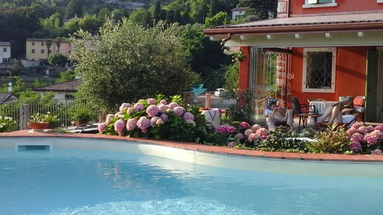 B&B Poggio Caiar Caprino Veronese 0*,